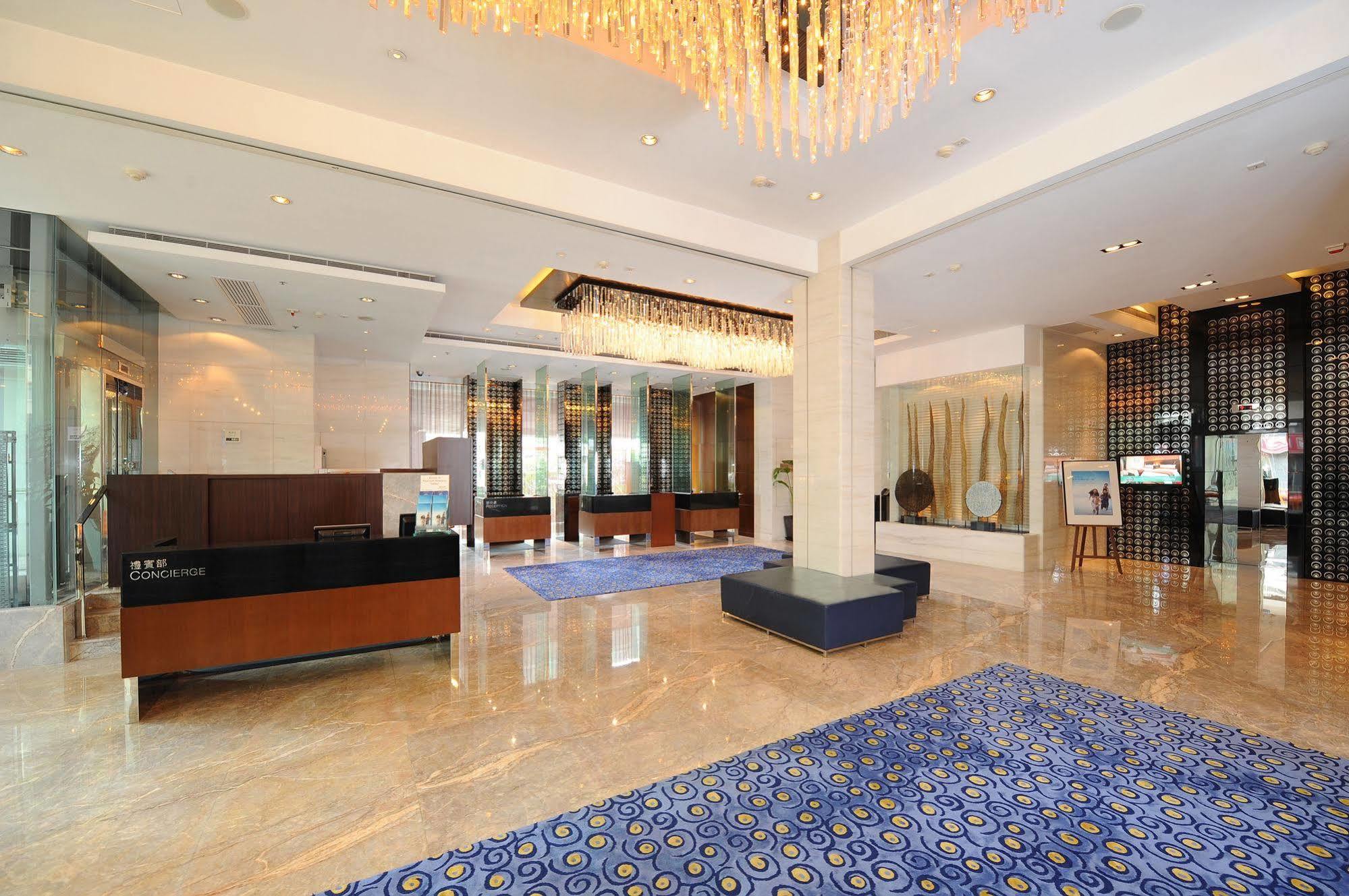 Courtyard By Marriott Hotel