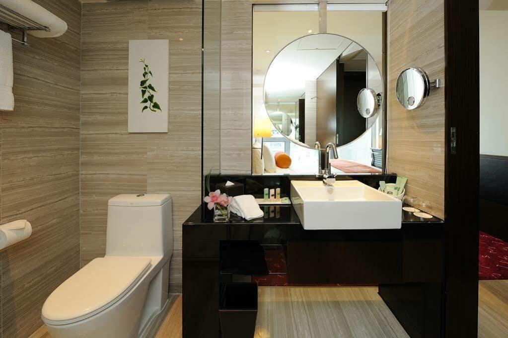 Courtyard By Marriott Hotel